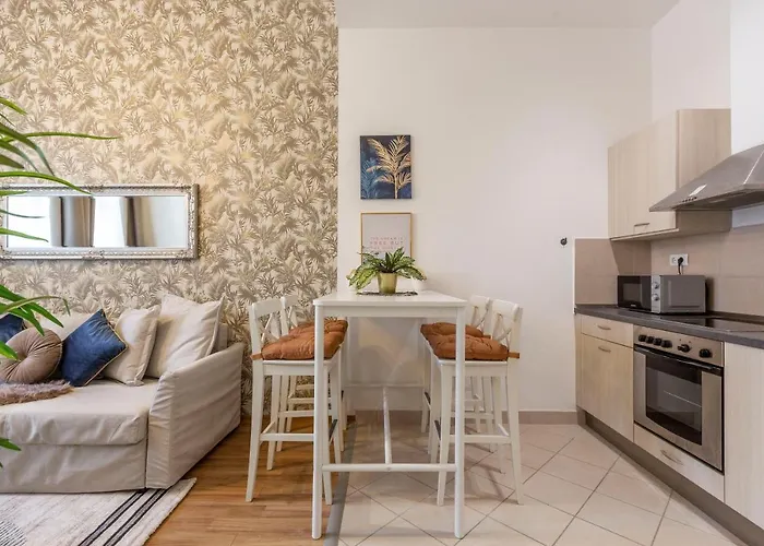 Luxurious Art Deco Apartment In The King Street